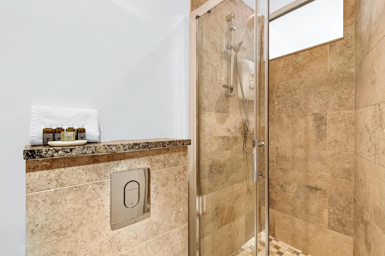 Appartamento Lovely 1 Bed With Garden *